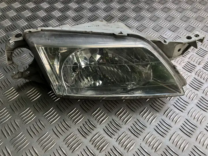 Mazda Premacy (1999 - 2005) 082161140R Передняя фара — фото 1