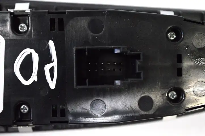 BMW 5 G30 G31 (2016 - ) 6832720 Кнопка стеклоподъемников — фото 4