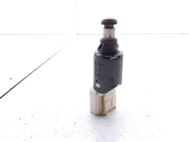 Renault Megane II (2002 - 2005)  8200168238B Датчик тормозной педали