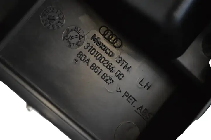 Audi Q5 SQ5 (2017 - ) 80A861827 Задняя боковая обшивка салона — фото 5