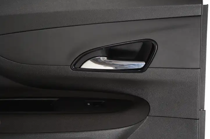 Opel Mokka X (2016 - 2019) 42458736 Обшивка задней двери — фото 3