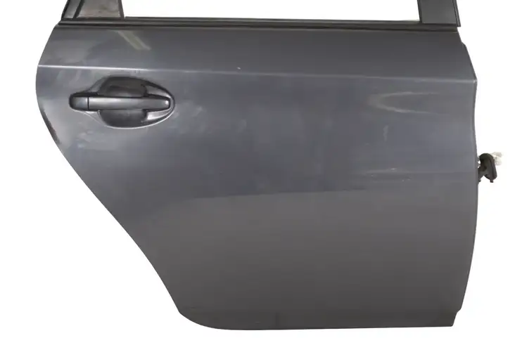 Toyota Prius (XW30) (2009 - 2015) Задняя дверь — фото 2