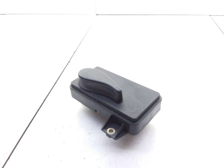 Audi A6 (1997 - 2001)  8L0959765 Включатель (включатели) памяти