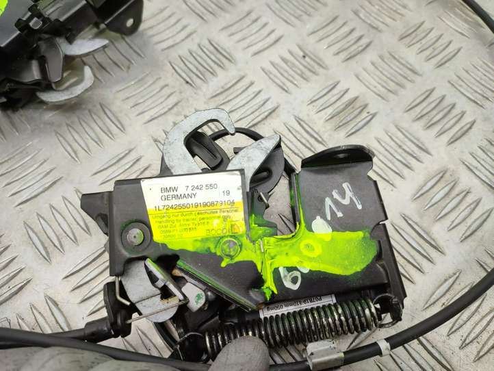 BMW 2 F46 (2015 - )  7242551 Замок капота