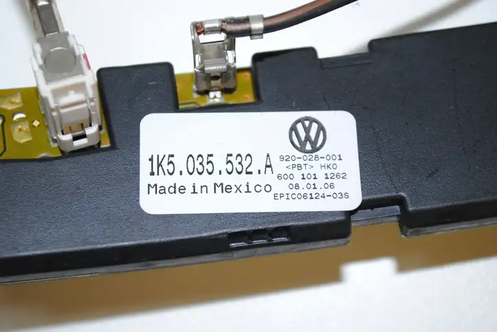 Volkswagen Jetta V (2005 - 2010) 1K5035532A GPS антенна — фото 2