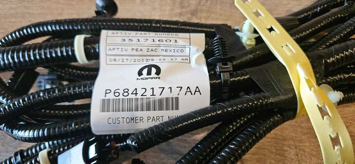Chrysler Pacifica (2016 - )  P68421717AA Жгут проводов