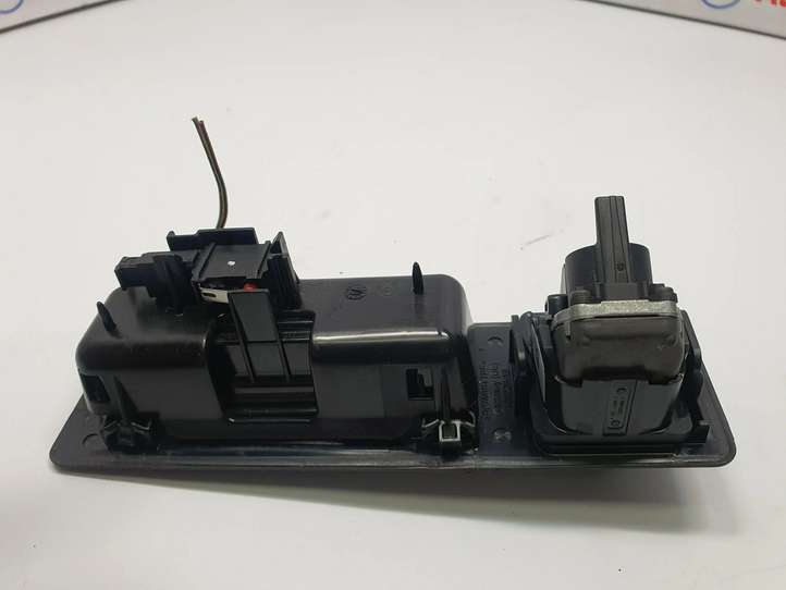 BMW 5 F10 F11 (2009 - 2016)  7368753 Ручка (с камерой) задней крышки