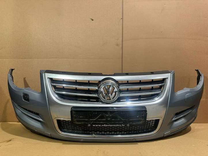 Volkswagen Touareg I (2002 - 2010)  7L0807061AC Передний бампер