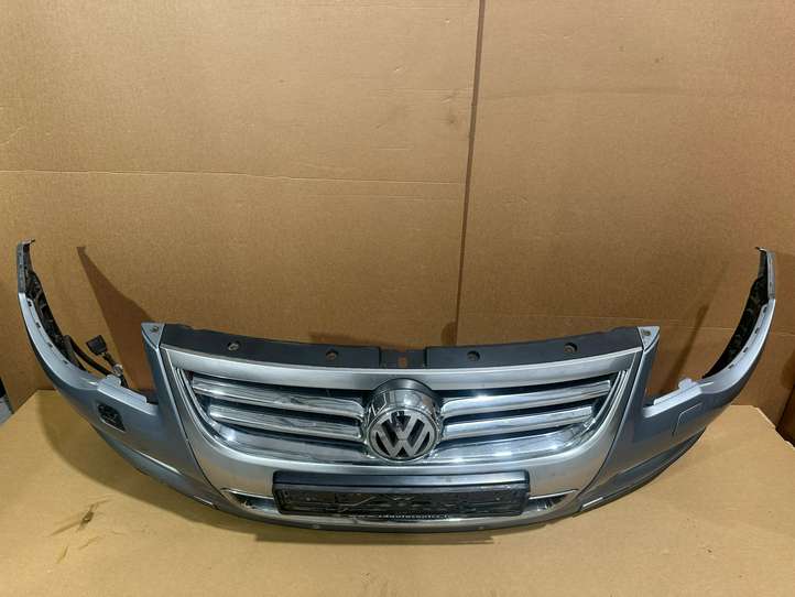 Volkswagen Touareg I (2002 - 2010)  7L0807061AC Передний бампер