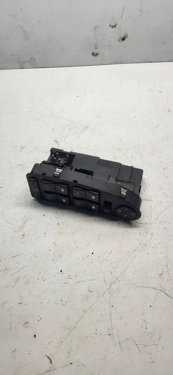 BMW 5 E39 (1996 - 2003) 6904306 Кнопка стеклоподъемников — фото 1