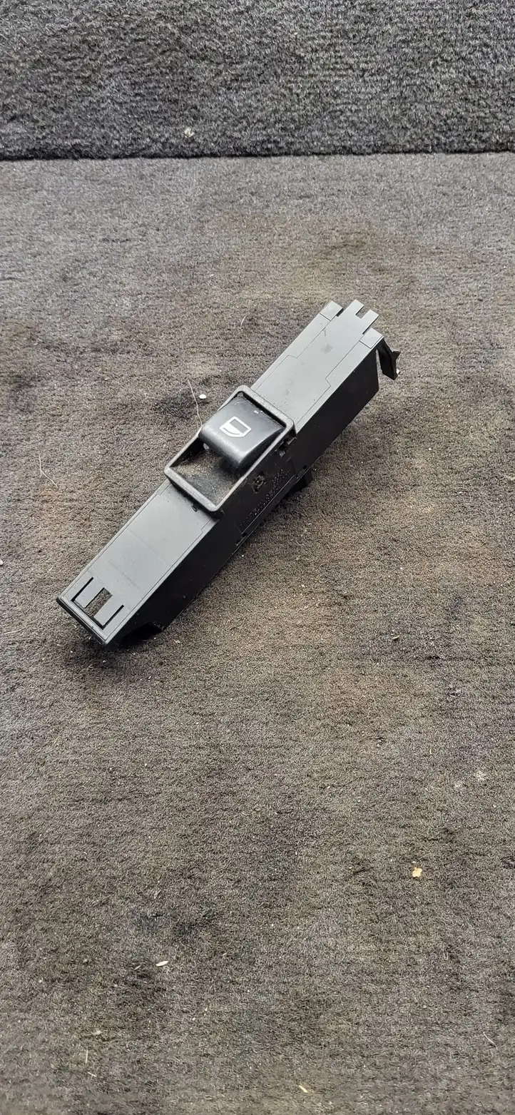BMW 3 E46 (1998 - 2005) 6902177 Кнопка стеклоподъемников — фото 1