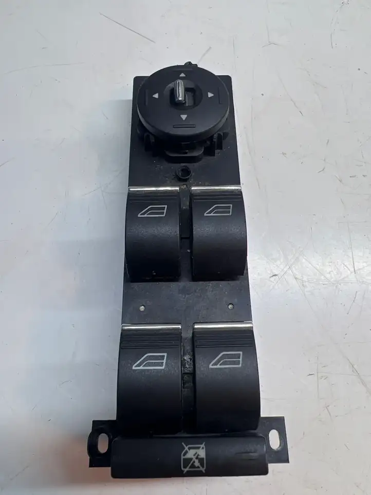 Ford Focus (2005 - 2008) 8M5T14A132AC Кнопка стеклоподъемников — фото 1