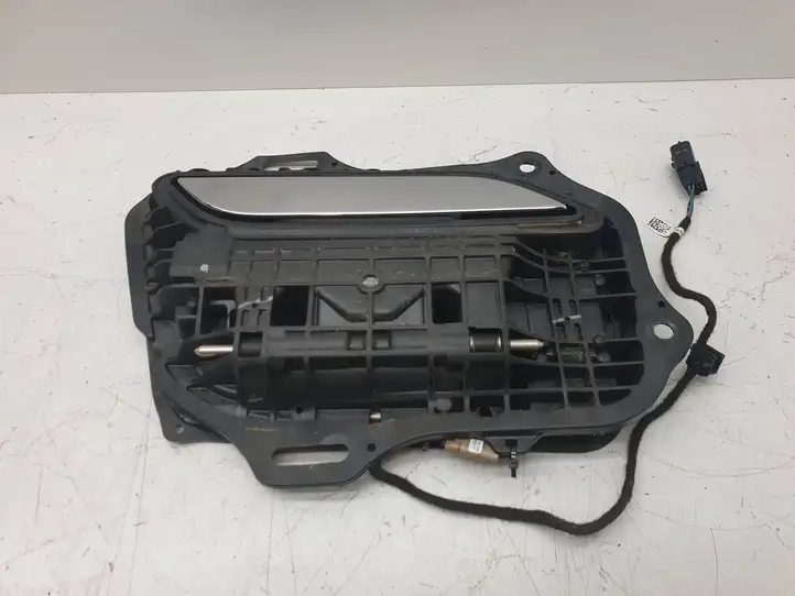 Tesla Model S (2012 - 2016) 100737400L Наружная ручка задней двери — фото 1