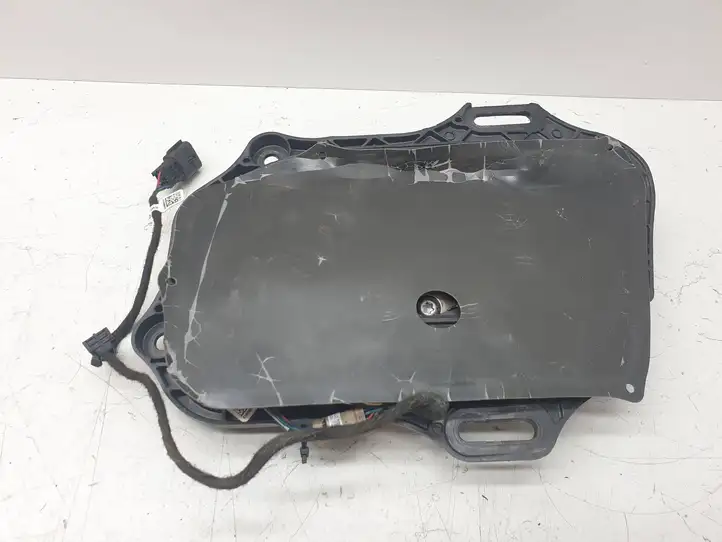 Tesla Model S (2012 - 2016) 100737400L Наружная ручка задней двери — фото 2