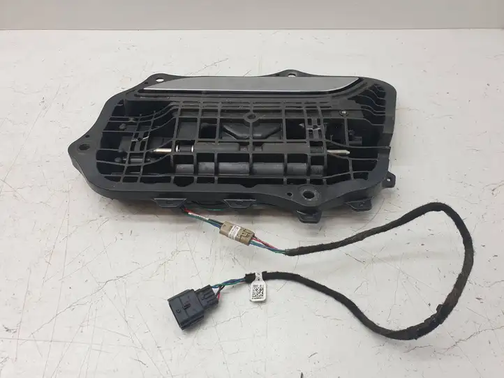 Tesla Model S (2012 - 2016) 100737300L Наружная ручка двери — фото 1