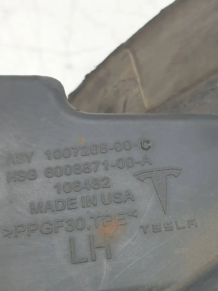 Tesla Model S (2012 - 2016) 100726800C Решетка противотуманной фары — фото 3