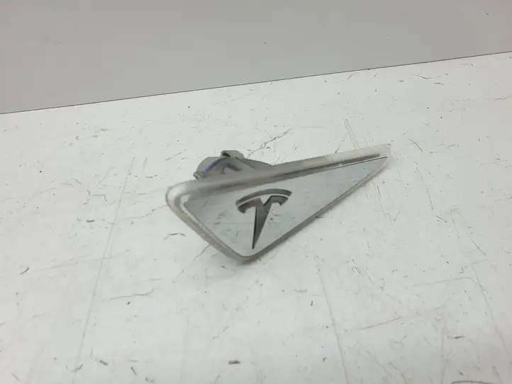 Tesla Model S (2012 - 2016) 6007707 Боковая камера в крыле — фото 1