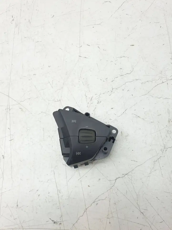 Tesla Model S (2012 - 2016) 101324200D Кнопки на рулевом колесе — фото 1