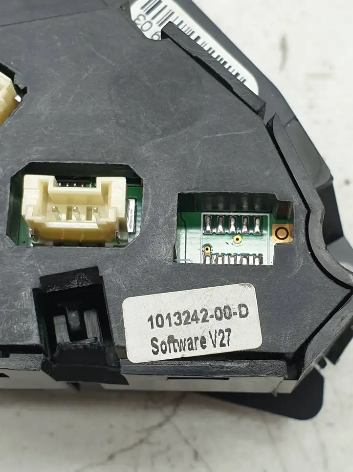 Tesla Model S (2012 - 2016) 101324200D Кнопки на рулевом колесе — фото 3