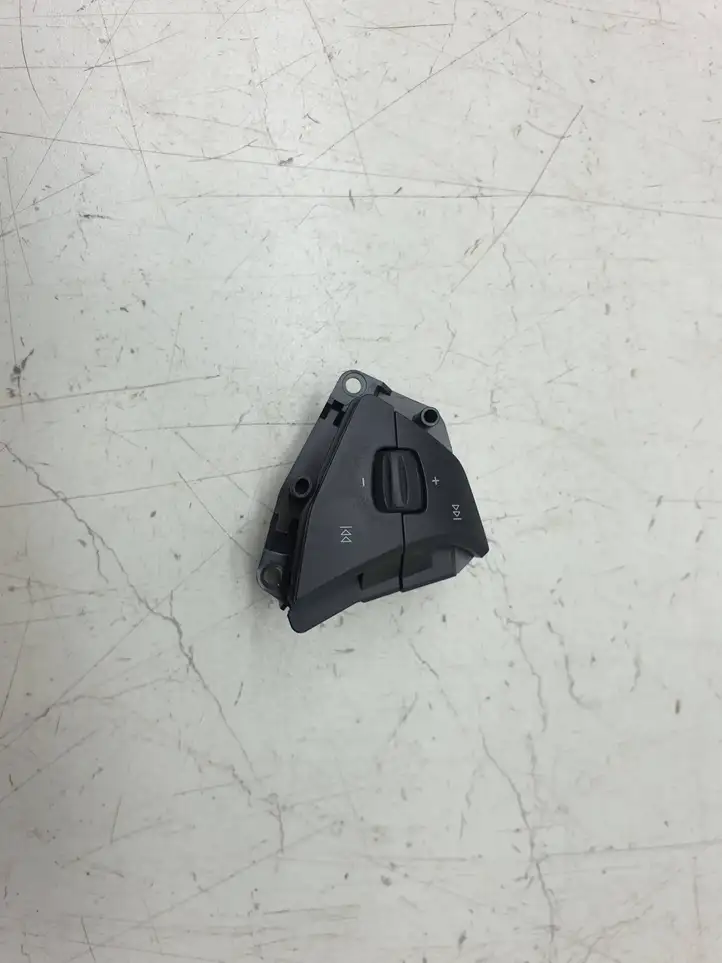 Tesla Model S (2012 - 2016) 101324200C Кнопки на рулевом колесе — фото 1