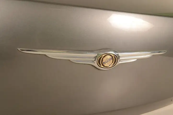 Chrysler 300 - 300C (2005 - 2011) Крышка багажника — фото 7