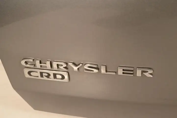 Chrysler 300 - 300C (2005 - 2011) Крышка багажника — фото 10