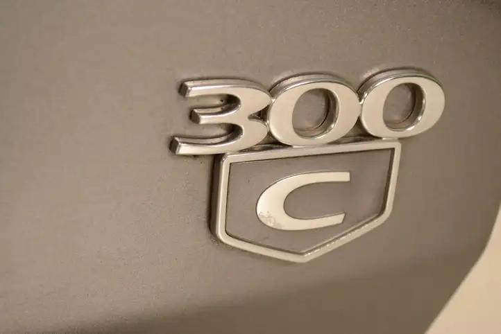 Chrysler 300 - 300C (2005 - 2011) Крышка багажника — фото 11