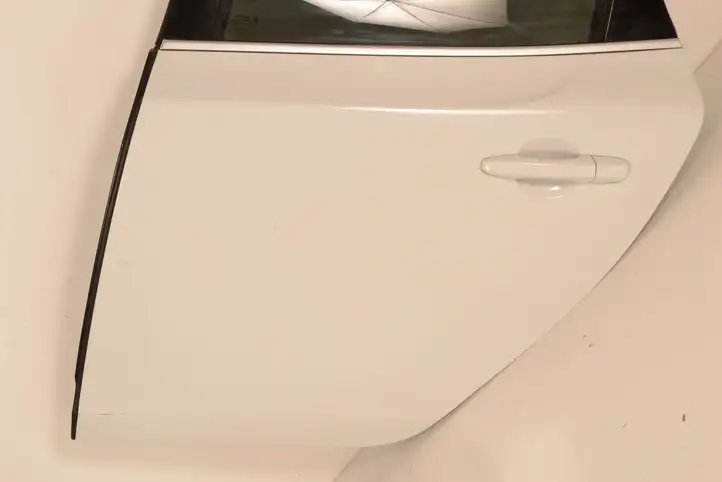 Volvo V40 Cross country (2016 - 2019) Задняя дверь — фото 3