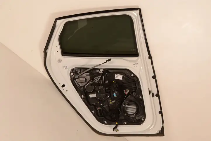 Volvo V40 Cross country (2016 - 2019) Задняя дверь — фото 5