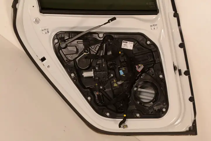 Volvo V40 Cross country (2016 - 2019) Задняя дверь — фото 6