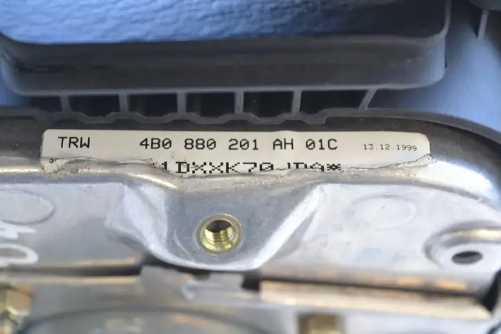 Audi A8 S8 D2 4D (1999 - 2002) 4B0880201AH01C Подушка безопасности руля — фото 6