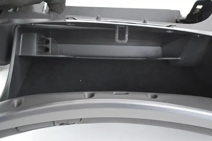 Volvo S60 (2004 - 2010) Вещевой ящик — фото 3
