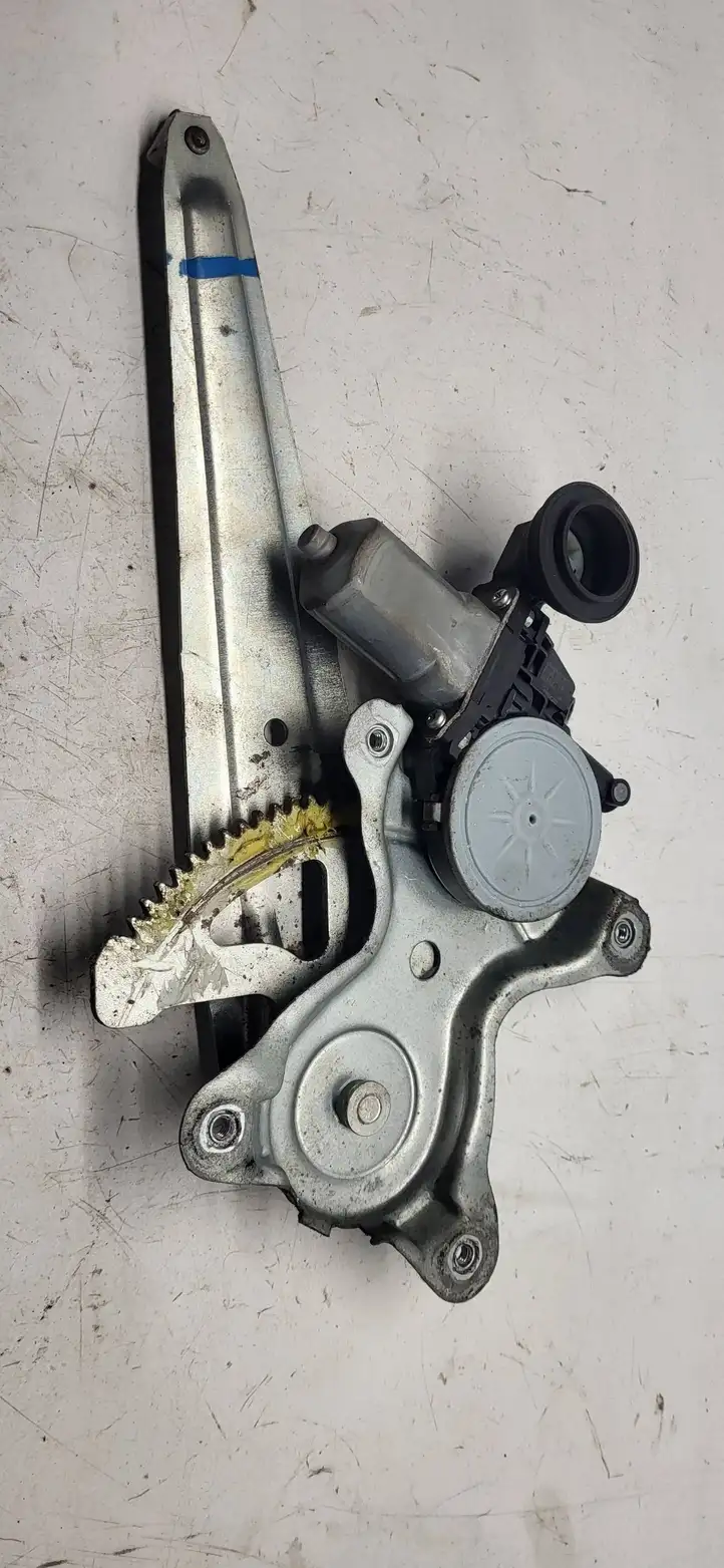 Lexus IS 220D-250-350 (2005 - 2010) Стеклоподъемник передней двери (комплект) — фото 1