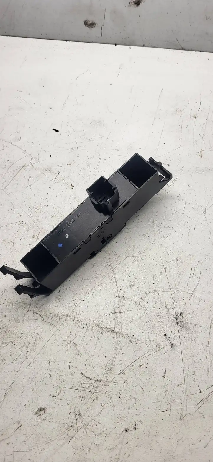 BMW 3 E46 (1998 - 2005) 61318381511 Кнопка стеклоподъемников — фото 2