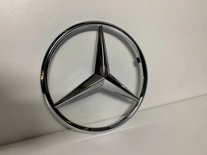Mercedes-Benz Sprinter W907 W910 (2018 - ) A0008172116 Эмблема автомобиля — фото 1