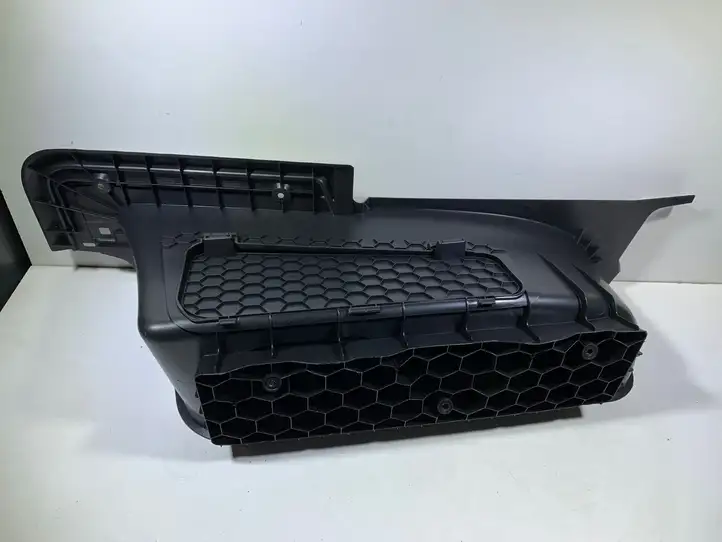 Mercedes-Benz Sprinter W907 W910 (2018 - ) A9106864000 Внутренняя отделка переднего порога — фото 2
