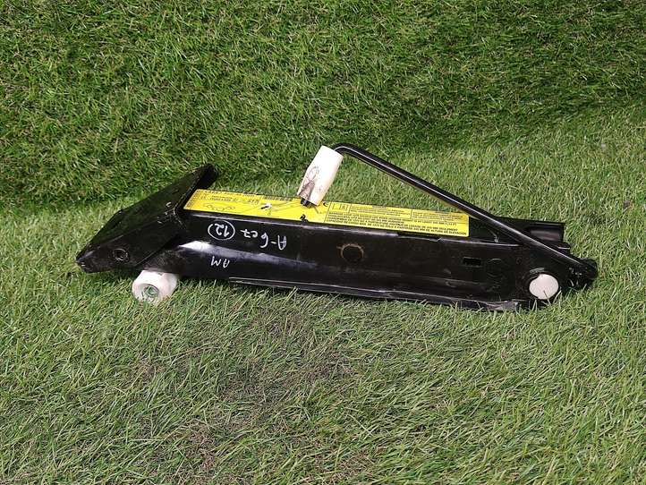Audi A6 (2011 - 2014)  4G0011031F Домкрат (данкрат)