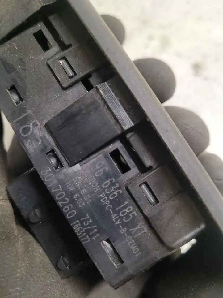Citroen C3 Picasso (2010 - 2017) 96636185XT Кнопка стеклоподъемников — фото 2