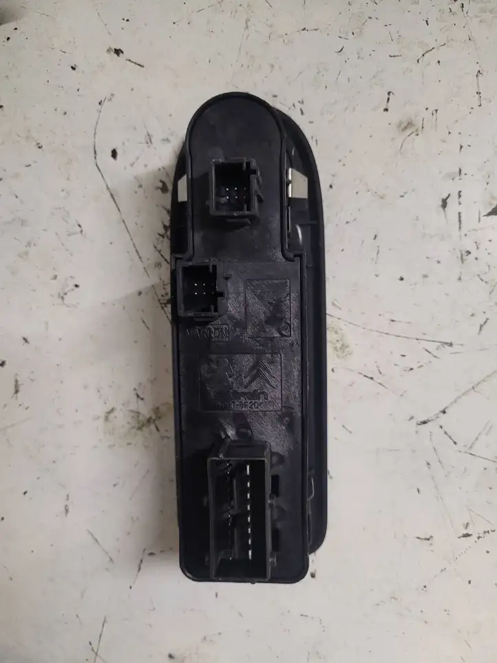 Citroen C5 (2008 - 2017) 96660258XT Кнопка стеклоподъемников — фото 2