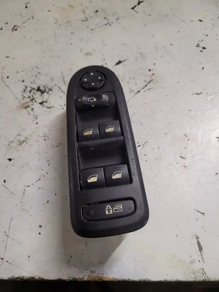 Citroen C5 (2008 - 2017) 96660258XT Кнопка стеклоподъемников — фото 1