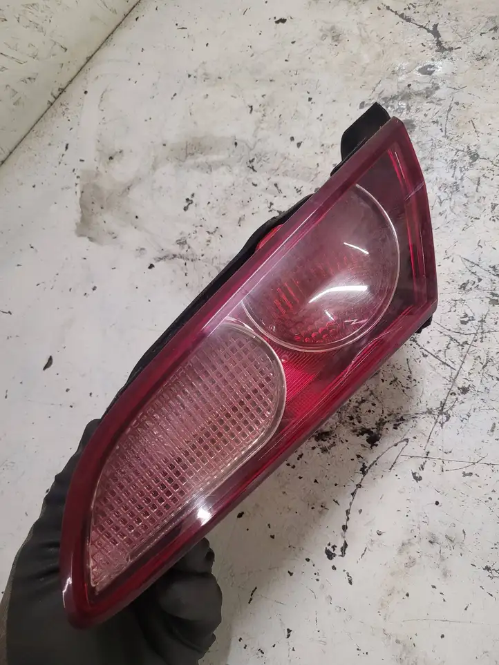 Alfa Romeo 159 (2005 - 2011) 50504819 Задний фонарь в крышке багажника — фото 1