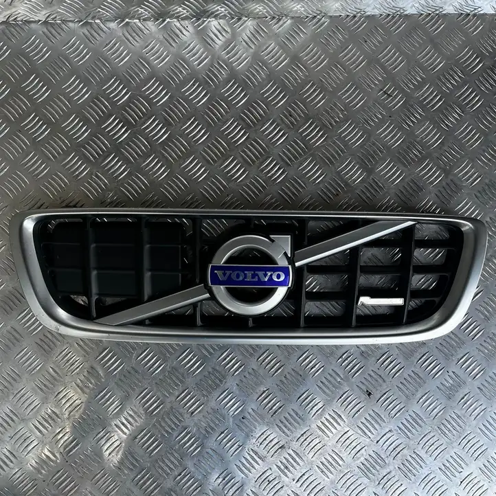 Volvo V70 (2007 - 2013) 31283896 Верхняя решетка радиатора — фото 12