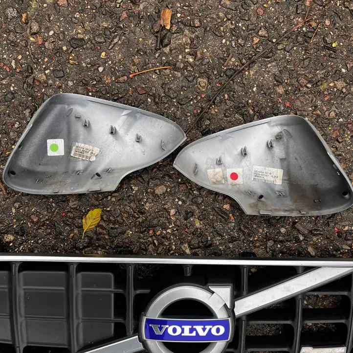 Volvo V70 (2007 - 2013) 31283896 Верхняя решетка радиатора — фото 16