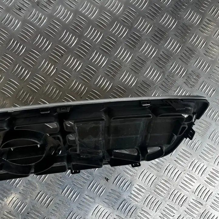 Volvo V70 (2007 - 2013) 31283896 Верхняя решетка радиатора — фото 25