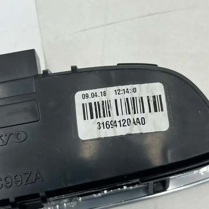 Volvo XC90 (2014 - 2019) 31694120 Задняя подсветка — фото 5