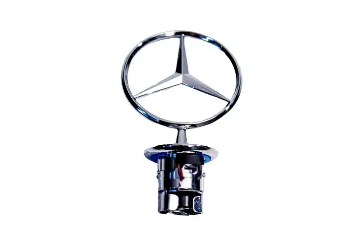 Mercedes-Benz E W211 (2002 - 2009) a2108800186 Эмблема автомобиля — фото 1