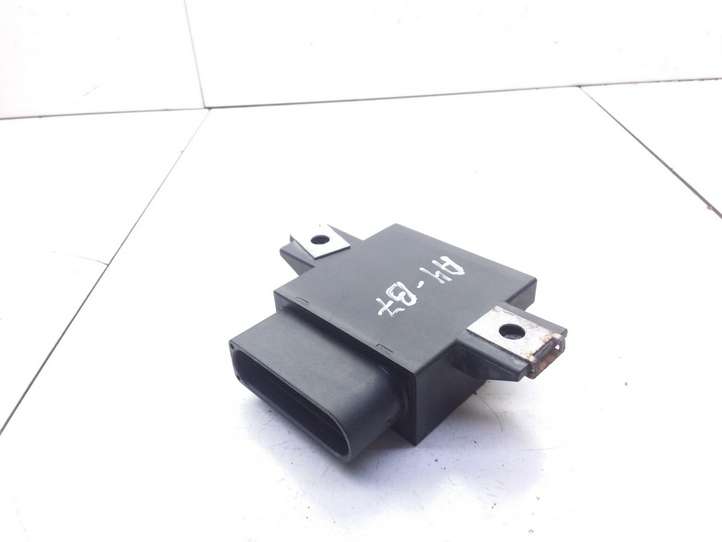 Audi A4 (2004 - 2009)  0104999 Блок управления топливного насоса