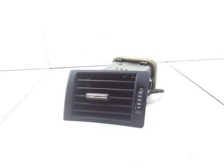 Audi A4 (2004 - 2009)  8E0820901F Воздушная решётка окна