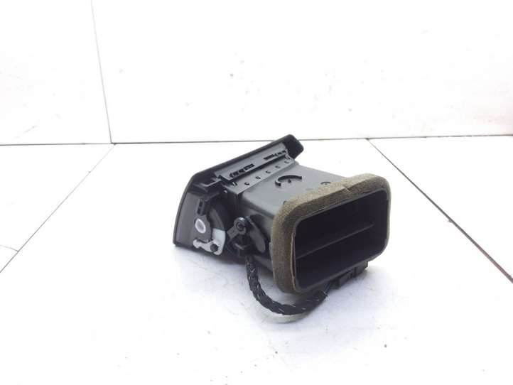 Audi A4 (2004 - 2009)  8E0820901F Воздушная решётка окна