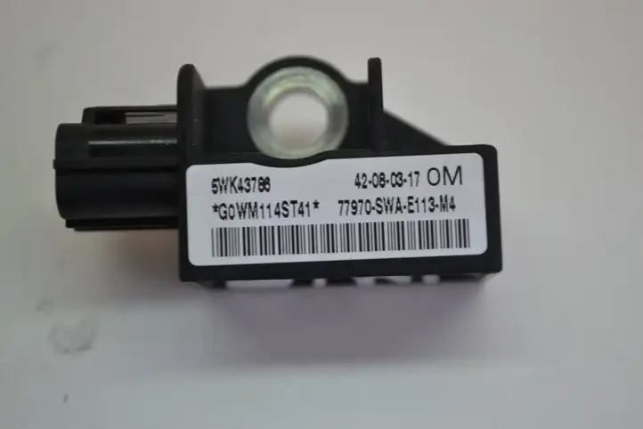 Honda CR-V (2006 - 2009) 77970SWAE113M4 Датчик удара SRS — фото 4